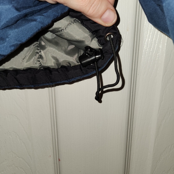 Boys size 14-16 Burnside Active warm jacket with hood that rolls away in collar - Picture 5 of 13